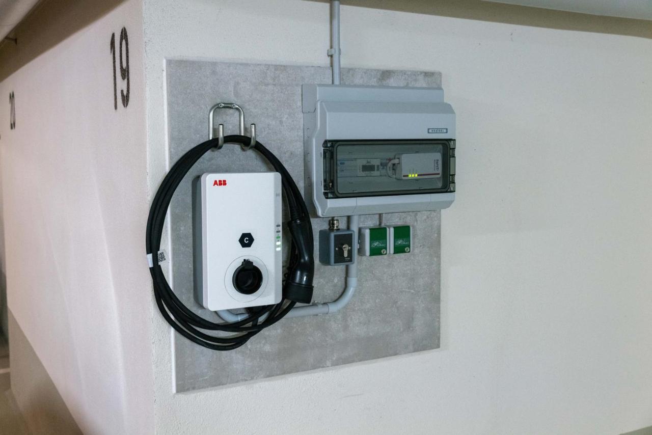 Pole Poppenspaeler Mit Ladestation Busum Ngoại thất bức ảnh